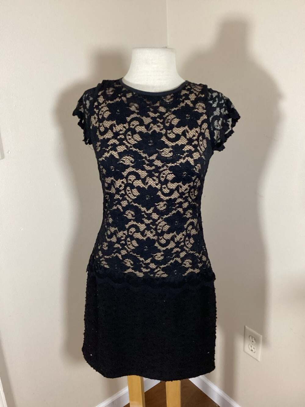 Joseph Ribkoff Black Lace and Sequin Dress Size 8